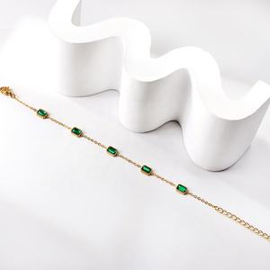 Bracelet à breloques de mode en acier inoxydable plaqué or 18 carats avec zircon vert carré et pierres précieuses pour femme - Product Image 4