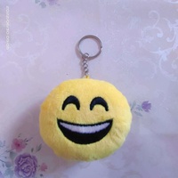 Nouveau design Jouets en peluche pour enfants 8 cm Mini porte-clés en peluche à expressions Jouets en peluche doux pour machine à griffes