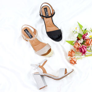 Vendita calda sandali con <span class=keywords><strong>tacco</strong></span> nuovi arrivi cinturino alla caviglia blocco tacchi bassi sandali <span class=keywords><strong>scarpe</strong></span> classiche per le donne e le signore - Product Image 3