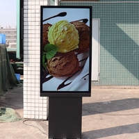 Affichage numérique extérieur LCD de 55 pouces, 3000 nits, étanche IP65, kiosque sur pied avec utilisation en ascenseur et garantie d'un an