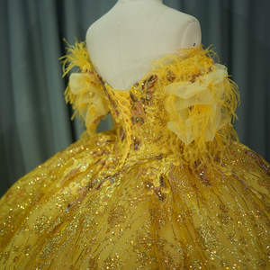 Vestido de Fiesta Largo con Escote Corazón, Plumas Amarillas Brillantes Modernas, Encaje Floral, Apliques de Cristal y Bordado, Modelo 6540 - Product Image 6