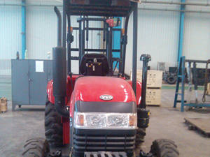 China Merk <span class=keywords><strong>Tractor</strong></span> Gemonteerd Ruw Terrein Heftruck Tc4015 Ruwe Vorkheftruck Met Hoge Kwaliteit Te Koop - Product Image 3