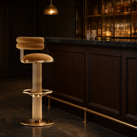 Tabouret de bar en velours avec structure en acier cannelé doré, chaise de bar haute pour comptoir, fourniture d'usine OEM