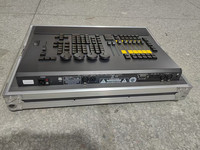 Flight Case pour console de contrôle DMX MA Command Wing sur PC avec éclairage RGB 512 pour éclairage de scène