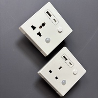 Prise de coffre-fort murale multi-prises durable Univalsal avec contrôle marche-arrêt Prise électrique AU/EU/US/UK Interrupteurs muraux USB 220V