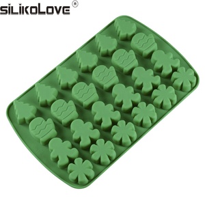 <span class=keywords><strong>Stampo</strong></span> in Silicone per Decorazione Torte Natalizie con <span class=keywords><strong>Albero</strong></span>, Guanto, Fiocco <span class=keywords><strong>di</strong></span> Neve e Omino <span class=keywords><strong>di</strong></span> Pan <span class=keywords><strong>di</strong></span> Zenzero - Product Image 3