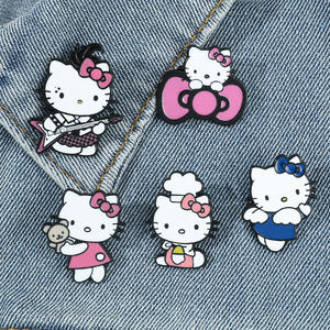 Dibujos animados de estilo japonés para accesorios de broche Sanrio con Kuromi Hello Kitty My Melody Digital Metal Christmas Made Zinc - Product Image 1