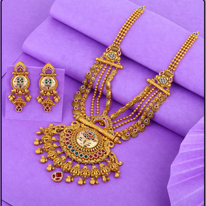 Conjunto de collar de oro indio tradicional con colgante y pendientes, diseño de joyería nupcial estilo templo con piedras y cuentas multicolor. - Product Image 3