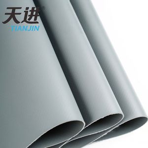 Rollo <span class=keywords><strong>de</strong></span> Lona <span class=keywords><strong>de</strong></span> PVC <span class=keywords><strong>de</strong></span> Grado <span class=keywords><strong>de</strong></span> Transporte <span class=keywords><strong>de</strong></span> 650 g/m² <span class=keywords><strong>para</strong></span> Cubiertas <span class=keywords><strong>de</strong></span> <span class=keywords><strong>Camiones</strong></span> y Carga - Product Image 2