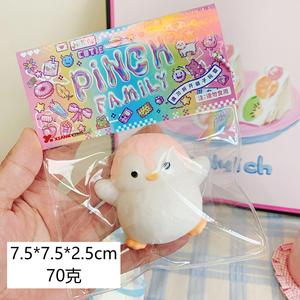 Juguete Blandito de Pingüino TPR al por Mayor de Fábrica - Novedoso y Suave para Aliviar el Estrés en Niños y Adultos - Product Image 4