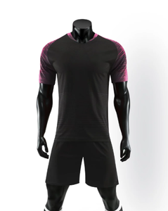 Ensemble de maillot de football noir pour homme, manches courtes, anti-transpiration, uniforme d'équipe rayé, toutes saisons, coupe classique, vêtements de sport en polyester - Product Image 4