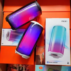 2023 Neuer drahtloser wasserdichter tragbarer Subwoofer für den Außenbereich Bass Wireless RGB 4 Pulse 5 Speaker