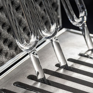 Ensemble de diapasons en cristal de quartz clair SUCCESS 432 Hz pour la guérison sonore avec mallette en daim et étui de transport - Product Image 3