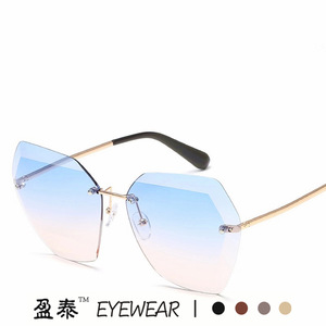 แว่นตา แว่นกันแดดไร้กรอบ โลหะสีทอง UV400 ผู้หญิง แฟชั่น เลนส์สไตล์โอเชี่ยน - Product Image 5