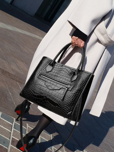 New Fashion Designer Crossbody Bags High Quality Genuine <b>Leather</b> Shoulder Messenger Bag Casual Totes Women Handbags and <b>Purses</b> - Product Image 3