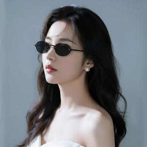 Nuevas gafas de sol ovaladas para mujer, montura metálica, UV400, lentes de PC ligeras, tipo 3, color negro, número de pieza 8126 - Product Image 4