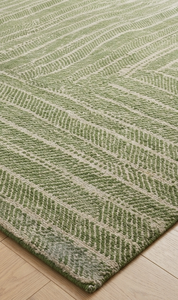 Tapis en laine moderne noué à la main vert sauge Coral Weavers, motif abstrait, poils moyens, pour salon, intérieur moderne, envers en laine - Product Image 2