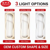 Miroir sur pied sans cadre Fullkenlight de luxe, pleine longueur, forme irrégulière, miroir ondulé avec éclairage LED intégré, miroir de corps entier