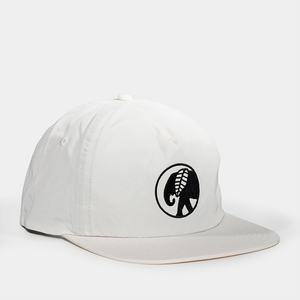 Casquettes Snapback personnalisées OEM à 5 panneaux avec logo brodé, mode simple, chapeaux en nylon blanc non structurés - Product Image 5