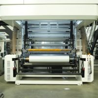 Machine de soufflage de film CHENGHENG fabriquée à Hebei, à co-extrusion 3 couches HDPE LLDPE, capacité de production de 380 kg/h, avec système de bobinage double à interstice central motorisé