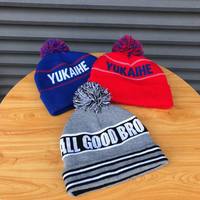 Groothandel Custom Beanie Oem Borduurwerk Logo 100% Acryl Pom Pom Gebreide Mode Hoed Custom Winter Muts