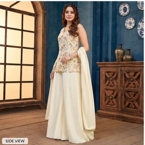Ensemble de costume palazzo brodé floral avec dupatta, vêtements ethniques de créateur, collection pour femmes, fête, mariage, occasions festives - Product Image 4