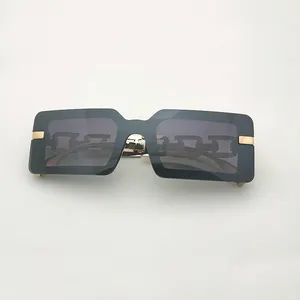 Óculos de sol UV400 polarizados com logotipo personalizado feito na China, óculos de sol promocionais de cor escura, preto