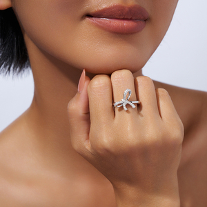 Anello con Fiocco in Moissanite Pavé, Argento Sterling 925, Design a Nastro Delicato per Donne, Regalo di Anniversario, Gioielleria Fine - Product Image 3