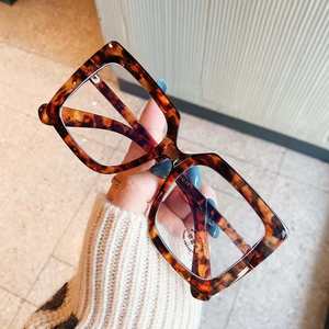 UNOC 2022 Retro Square Frame Eyewear Gafas <span class=keywords><strong>para</strong></span> damas Marco óptico de alta calidad con bloqueo de <span class=keywords><strong>luz</strong></span> <span class=keywords><strong>azul</strong></span> <span class=keywords><strong>PC</strong></span> <span class=keywords><strong>Lentes</strong></span> acrílicas - Product Image 2