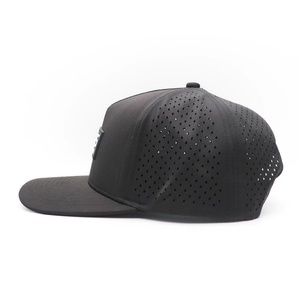 Gorra de Béisbol Ajustable de Alta Calidad, Negra, de Terciopelo con Logotipo de Letras en Goma, Impermeable, Unisex, con Diseño de Tela Estampada - Product Image 3