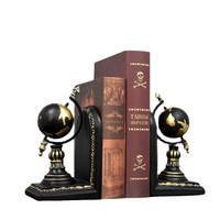 Nordique créatif Hercules livre poussoir écologique résine artisanat pour bureau et salon élégant armoire à vin étagère ornement