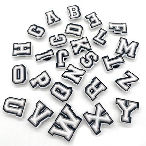 Breloques alphabet 26 lettres faites à la main de haute qualité 2026 pour sabots <span class=keywords><strong>Crocs</strong></span> - Product Image 2