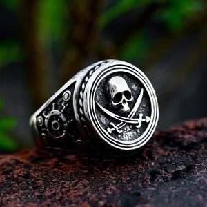 Anillo de Sello Yunnique de Acero Inoxidable 316 con Calavera Pirata para Hombre, Tono Plata Antiguo, Grabado Náutico, Estilo Rebelde, Motero, Punk, Hip Hop - Product Image 3