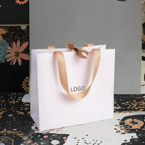 Sac cadeau en papier blanc de luxe, impression de logo personnalisé, ruban en satin, nœud, emballage pour bijoux et vêtements - Product Image 3