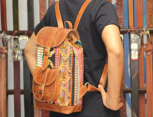 De cuero genuino elegante hecho a mano mochila Unisex - Product Image 4