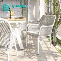 Ensemble de salle à manger d'extérieur de style nordique moderne, cadre en aluminium de haute qualité avec chaise et table en corde tressée et teck pour usage en villa et jardin