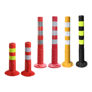 Puesto <span class=keywords><strong>de</strong></span> advertencia <span class=keywords><strong>de</strong></span> tráfico con señal <span class=keywords><strong>de</strong></span> estacionamiento y tráfico <span class=keywords><strong>de</strong></span> carretera Base - Product Image 1