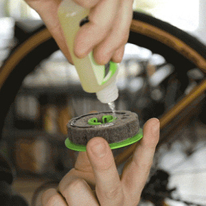 Lubricante y Limpiador de Cadena de Bicicleta al por Mayor, Herramienta de Mantenimiento Portátil con Material para una Limpieza y Lubricación Eficientes - Product Image 3