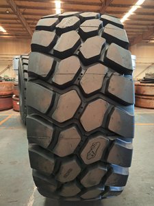 Neumático Sólido OTR E4 HADTO1 29.5R25 de Alta Calidad para Minicargadoras, Sin Cámara, para Ruedas - Product Image 5
