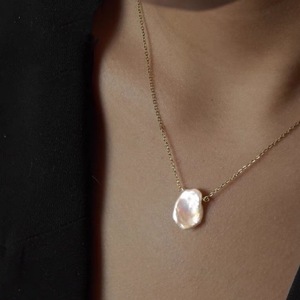 Collier en perles de style français, rétro, naturel, de forme baroque, avec pendentif polyvalent pour femmes - Product Image 2