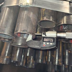 Tubo de acero sin soldadura API 5L GRB <span class=keywords><strong>ASTM</strong></span> A106 A53B ASME <span class=keywords><strong>SA</strong></span> <span class=keywords><strong>106</strong></span> <span class=keywords><strong>SA</strong></span> 53 1X6M SCH80 Tubo de acero sin costura Tubo tubular de acero para Gas y aceite - Product Image 4