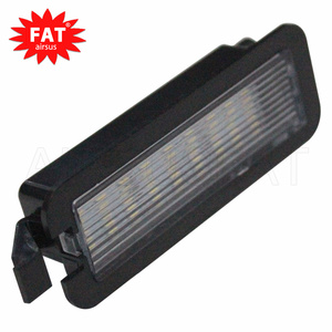 Luz de matrícula LED para Dodge Charger Challenger Chrysler 300 Pacifica <span class=keywords><strong>Jeep</strong></span> Compass 2015-2022 Asamblea de lámpara de etiqueta 6000K Blanco - Product Image 2