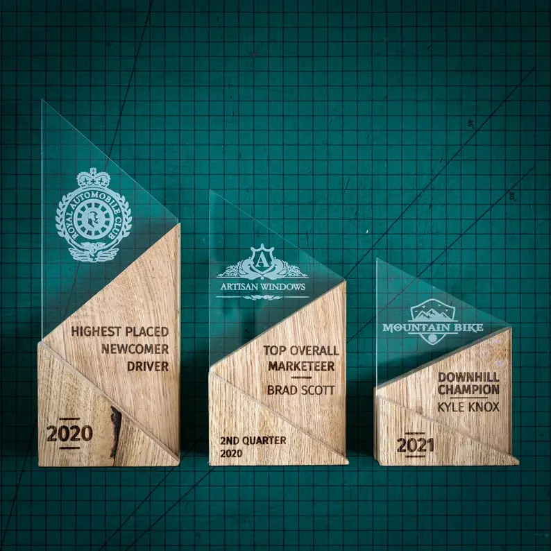 Centinaia di tipi professionali su misura di diversi trofeo di combinazione di legno acrilico trofeo di cristallo acrilico.