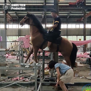 Cheval animatronique interactif à chevaucher sur rail, modèle d'animal sur mesure pour <span class=keywords><strong>la</strong></span> réalisation de films - Product Image 1