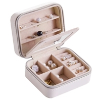 Boîte à bijoux personnalisée avec logo, boîte à bagues en cuir haut de gamme, boîte à boucles d'oreilles, bracelet, collier, emballage de luxe en cuir PU