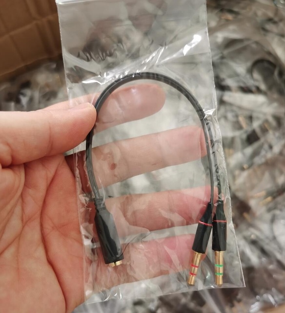 Headphone Splitter for Computer 3.5mm Female to 2 Dual 3.5mm Male Headphone Mic Audio Y Splitter Cable Smartphone Headset to PC