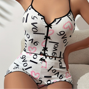 Conjunto de pijama con estampado de pestañas en forma de corazón estilo europeo y americano 2024, top tipo camisola con cuello en V y pantalones cortos, pijamas para mujer. - Product Image 5