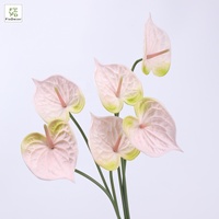 Vente en gros de fleurs artificielles en PU anthurium de haute qualité, plante au toucher réel pour la maison, décoration de fête de mariage, centre de table