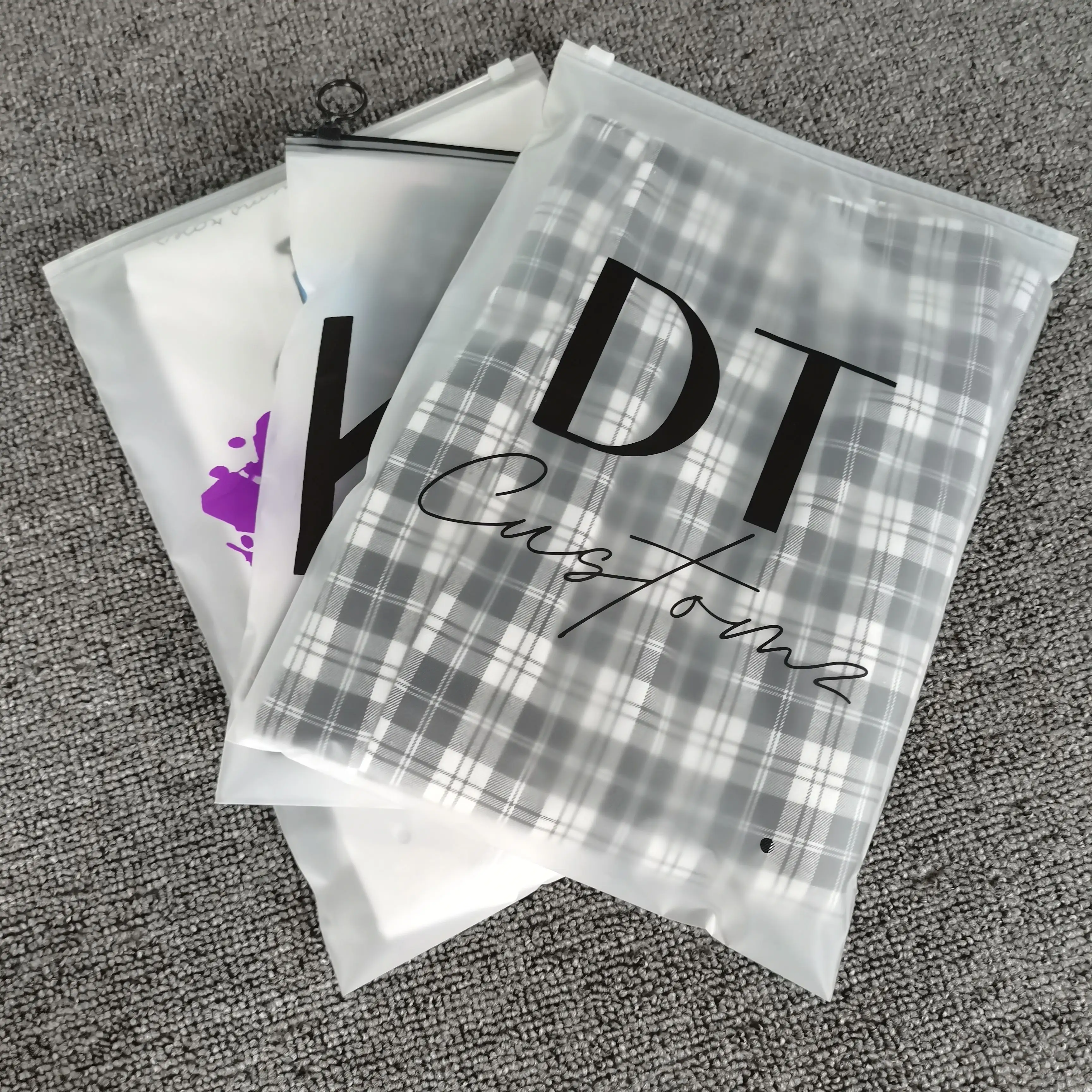 Saco de vedação de zíper fosco, saco de plástico reciclável feito sob encomenda do pvc das pp saco zíper para o vestuário