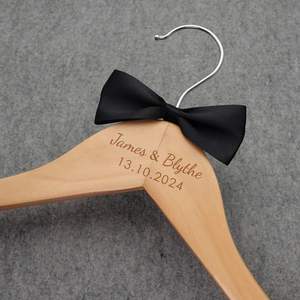 1 Gancho Personalizado para Vestidos de Novia, Perchas de Madera con Lazo - Product Image 2